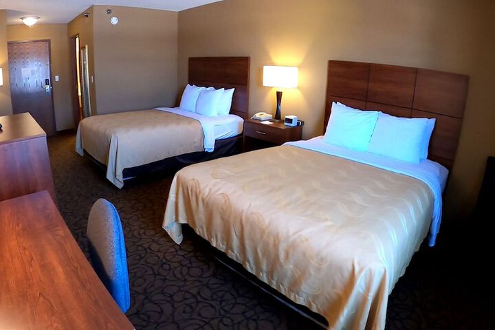 Room 8 of 34