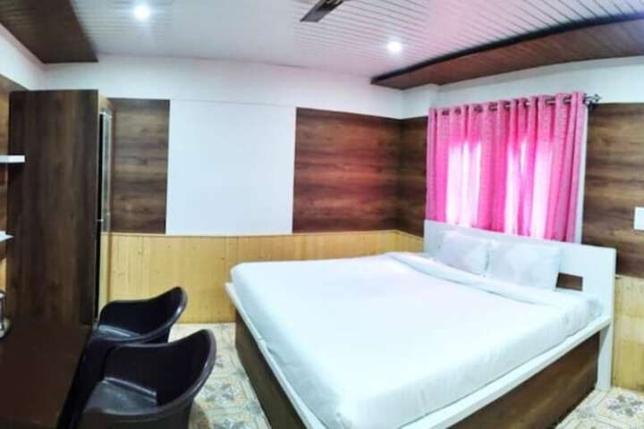 Room 11 of 23