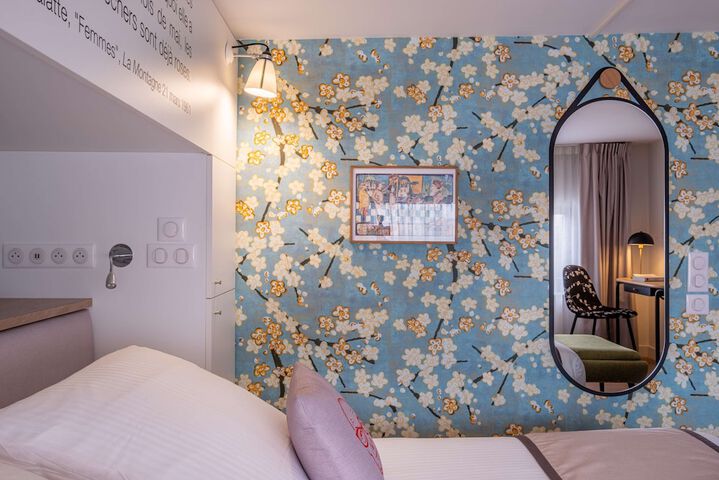 Room 15 of 48