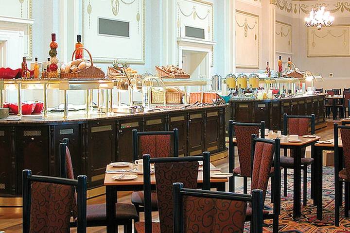 Dining 72 of 92