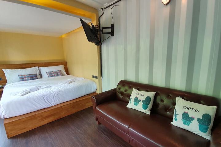 Room 42 of 57