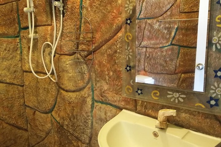 Room 14 of 15