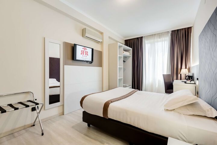 Room 27 of 70
