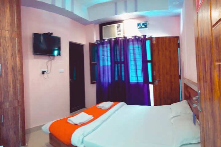 Room 4 of 14