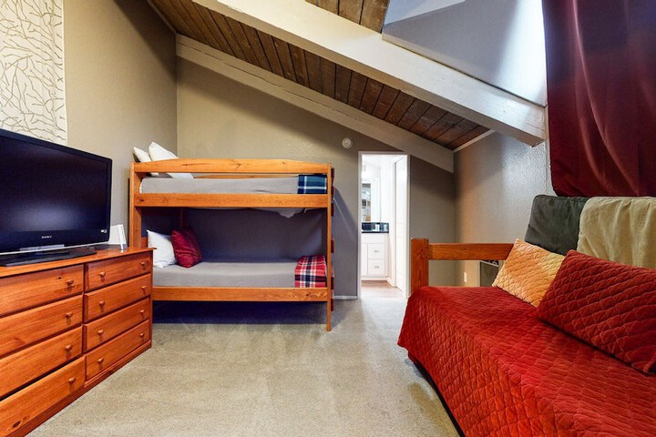 Room 6 of 40