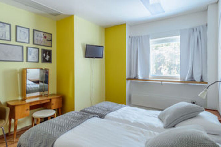 Room 46 of 75