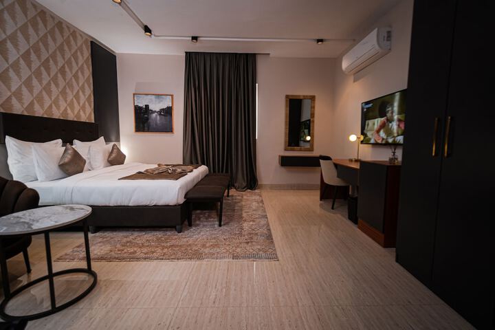 Room 10 of 41