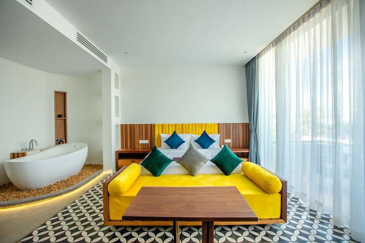 Room 9 of 44
