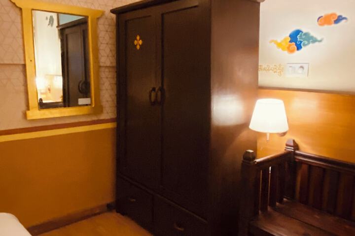 Room 131 of 214