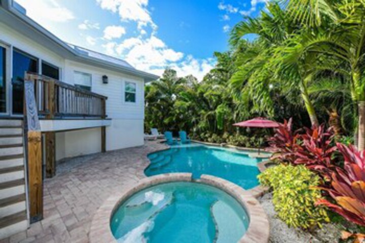 Pool 12 of 25
