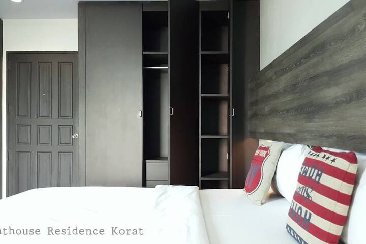 Room 15 of 35