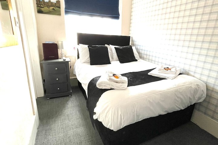 Room 2 of 59