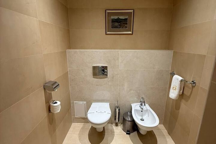 Room 117 of 177