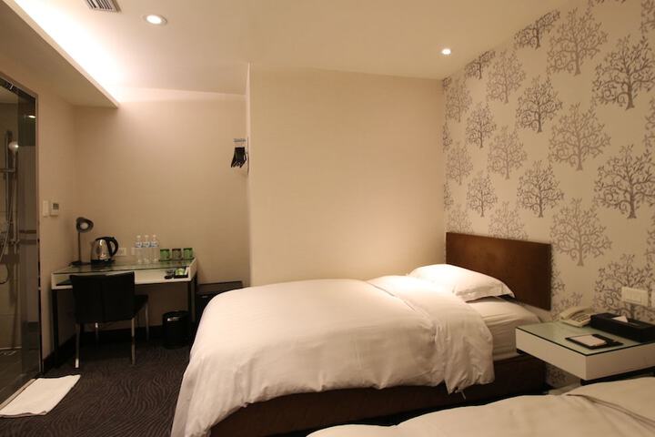 Room 16 of 65