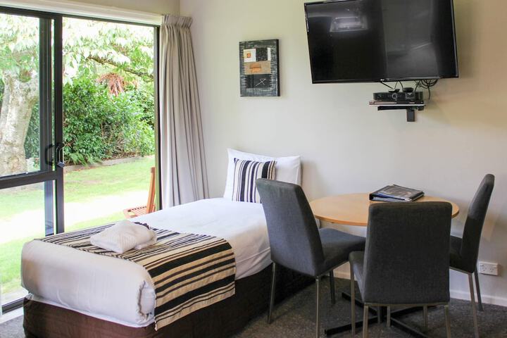 Room 205 of 302