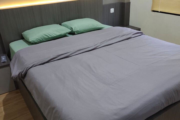 Room 6 of 17