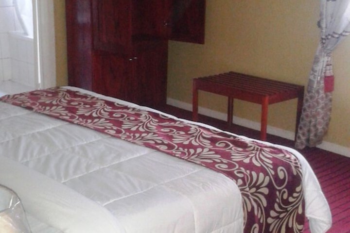 Room 6 of 35