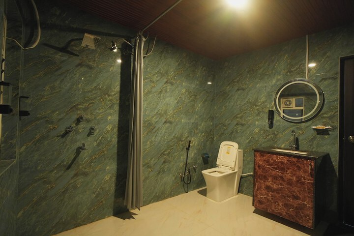 Room 20 of 27