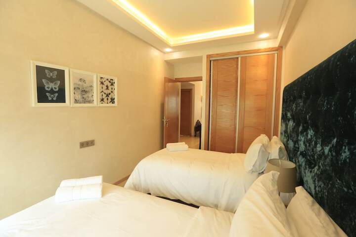 Room 2 of 32