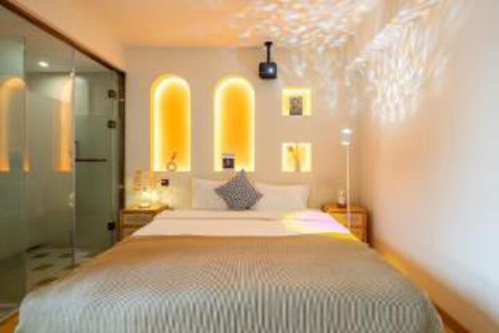 Room 8 of 8