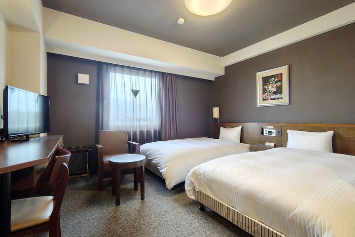 Room 21 of 37