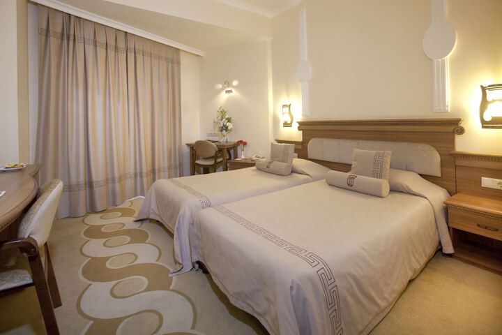 Room 8 of 48