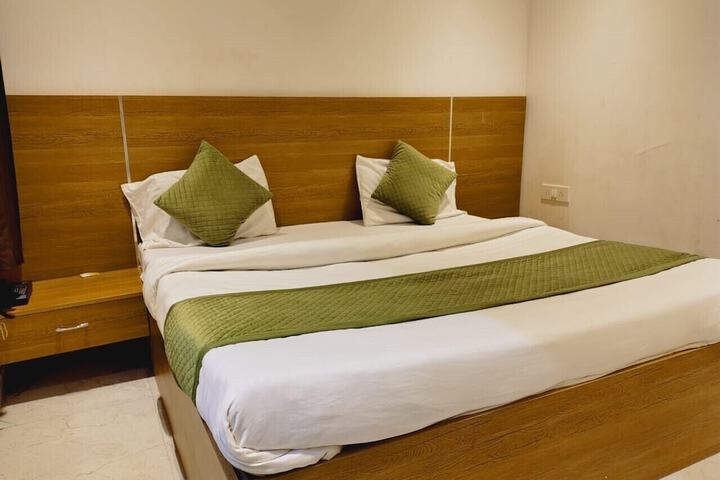 THE ROYAL CARGO RESORT in Mathura