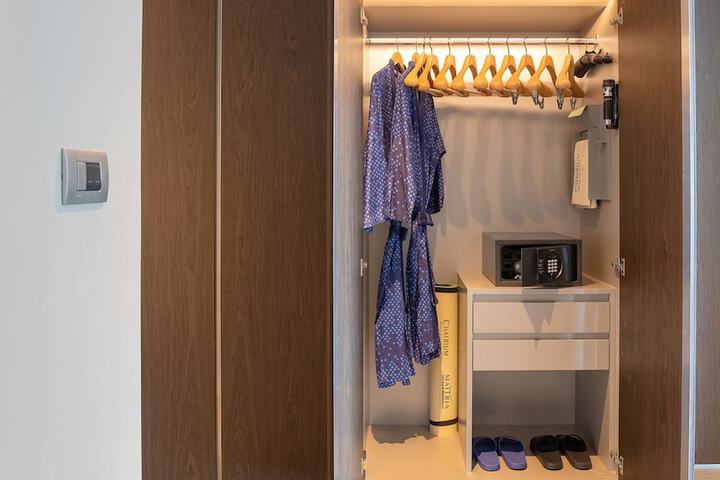 Room 47 of 261