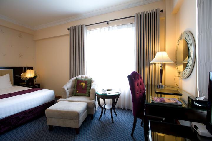 Room 27 of 99