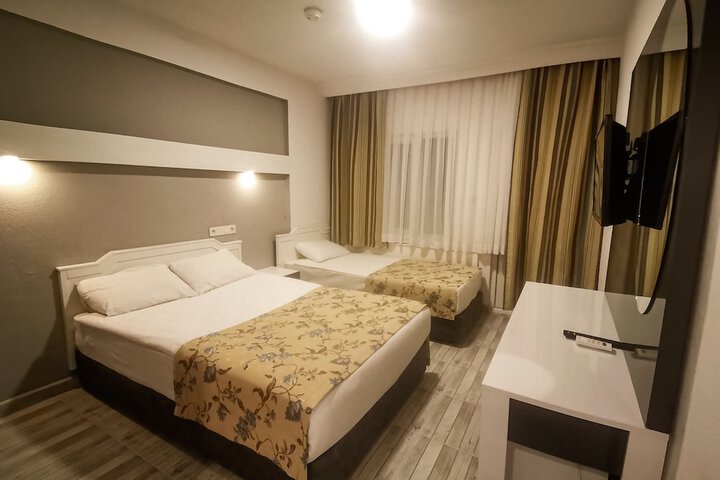 Room 8 of 33