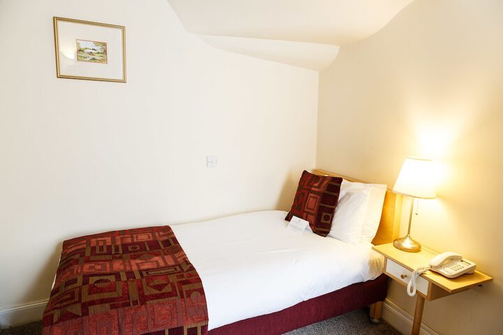 Room 8 of 108