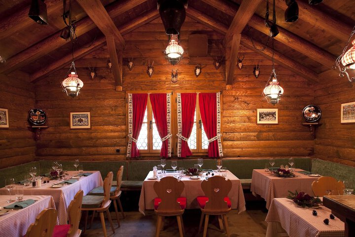 Dining 48 of 90