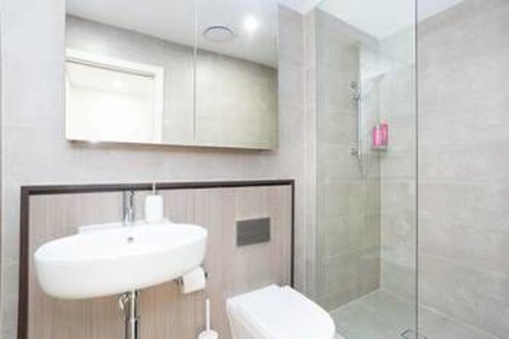 Room 4 of 20