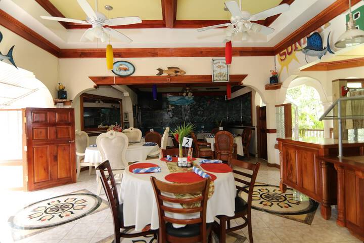 Dining 104 of 162