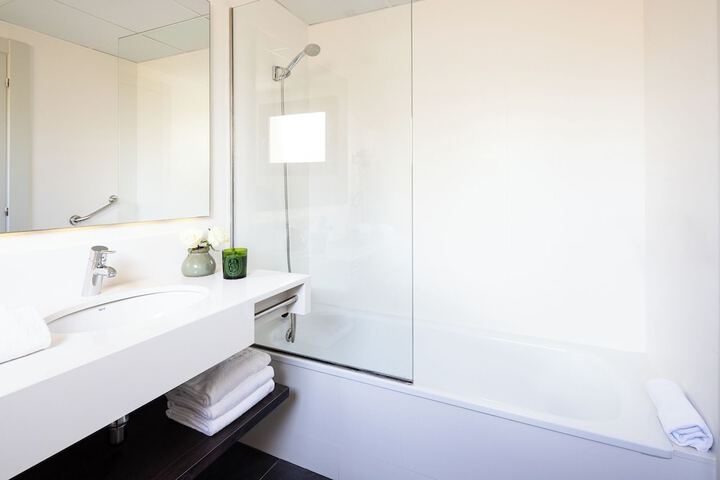 Room 44 of 59