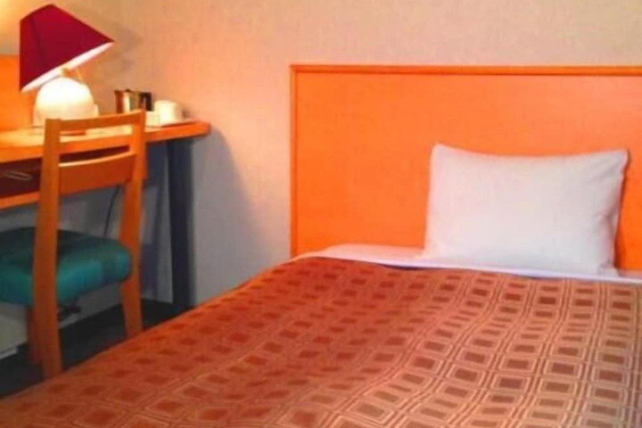 Room 15 of 40