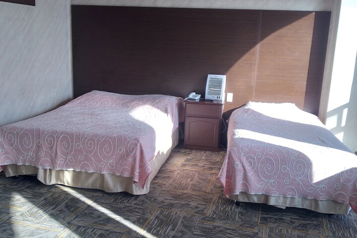 Room 6 of 14