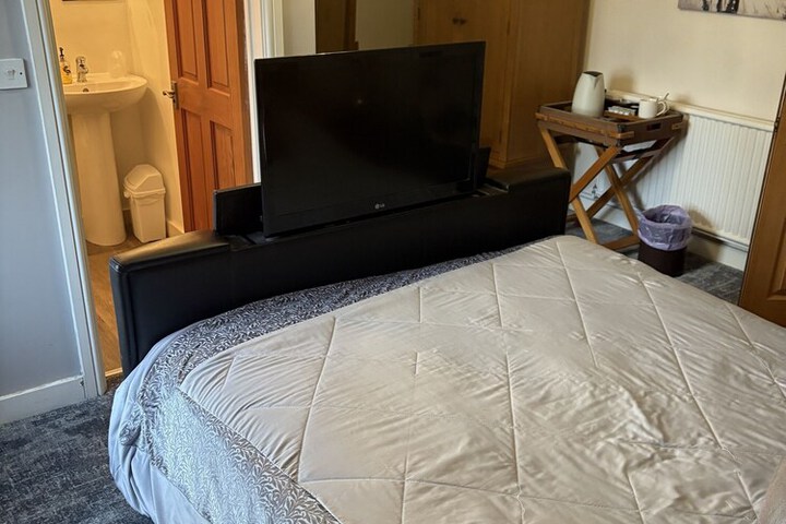 Room 5 of 22