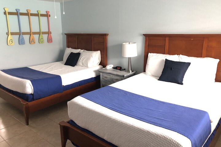 Room 4 of 173