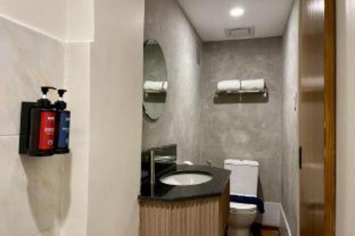 Room 4 of 24