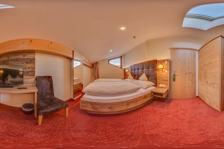 Room 9 of 52