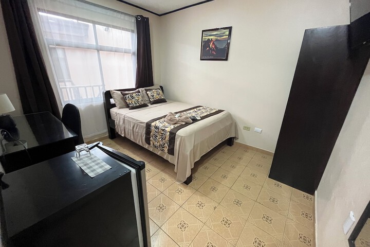Room 3 of 21