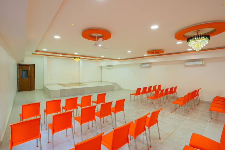 Ballroom/Hall 31 of 43