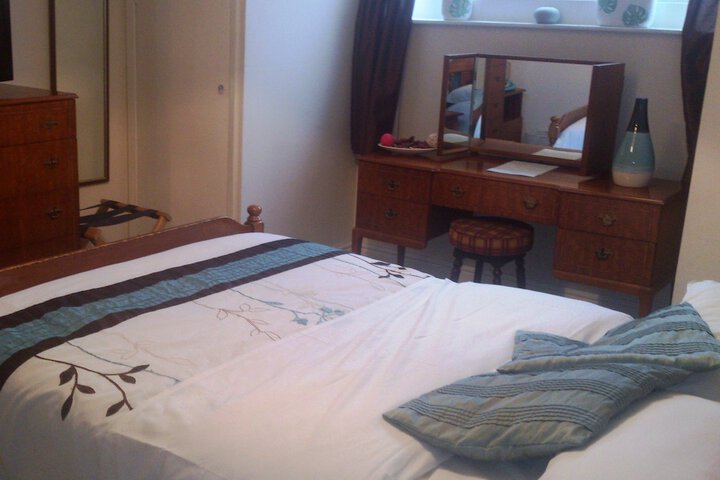 Room 12 of 28