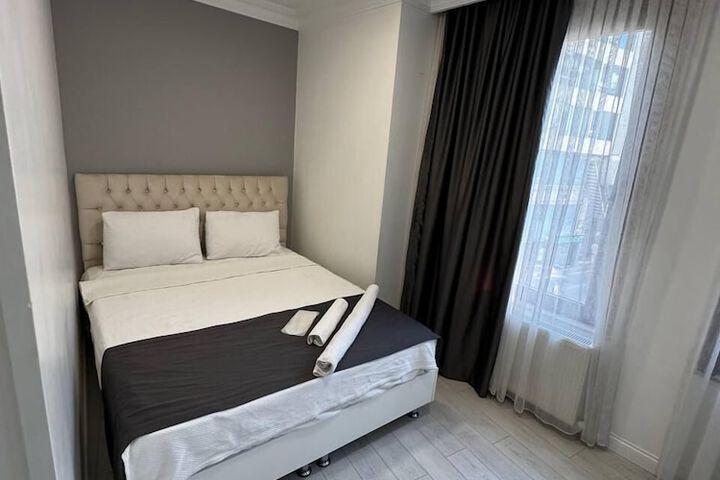 Room 5 of 42