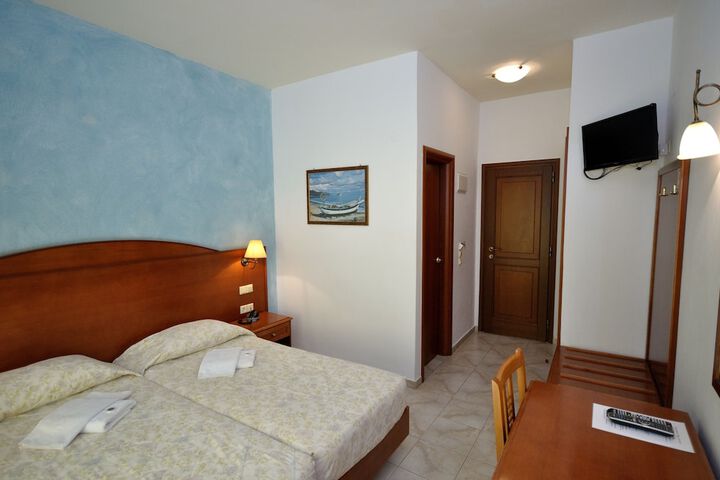 Room 20 of 38