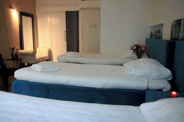 Room 84 of 132