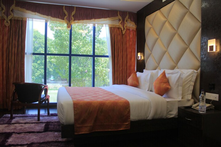 Room 4 of 24