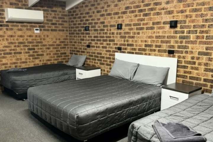 Room 19 of 32