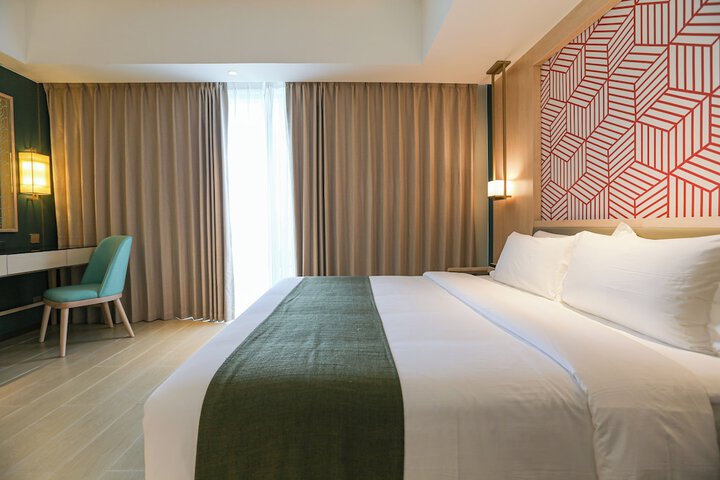 Room 5 of 62